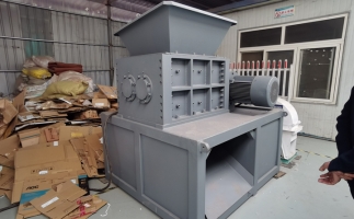 撕碎機撕碎硬紙殼，全程記錄！